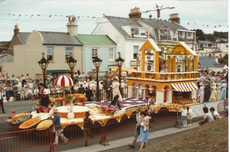cabbages_and_kings_1985